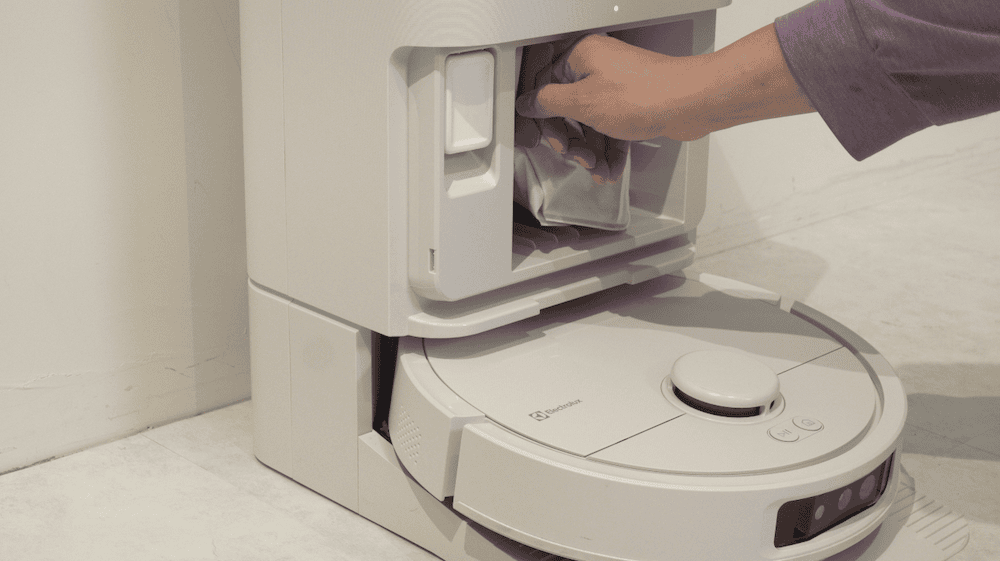 Electrolux 安心管家 800 掃拖機器人開箱|歐洲資安設計、自動集塵與熱水洗拖布解析 - 第6張圖 截圖 2026 03 25 晚上8.08.25